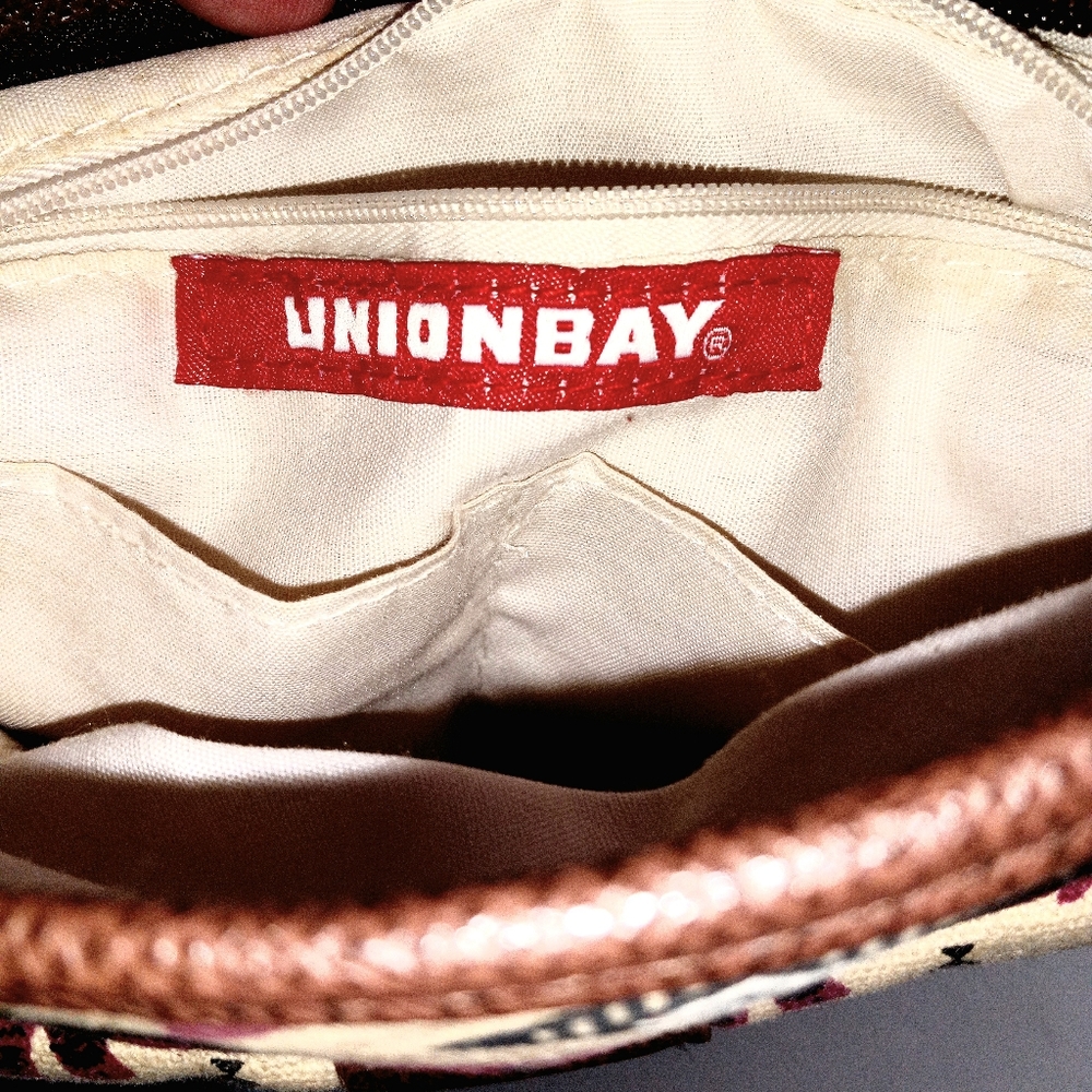 Unionbay women's crossbody bag with top zip and animal print design - Picture 8 of 9